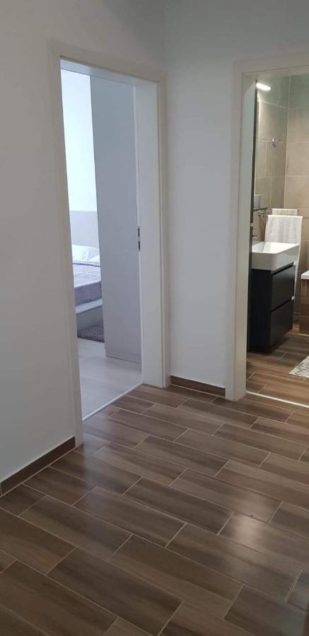 ブラショフApartament Modern Ioan Popasuアパートメント エクステリア 写真